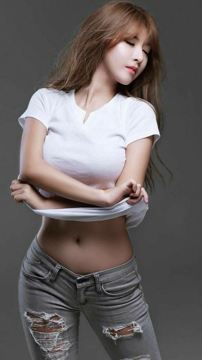 勒沃库森双边突破牵扯对手防线，勒沃库森二队