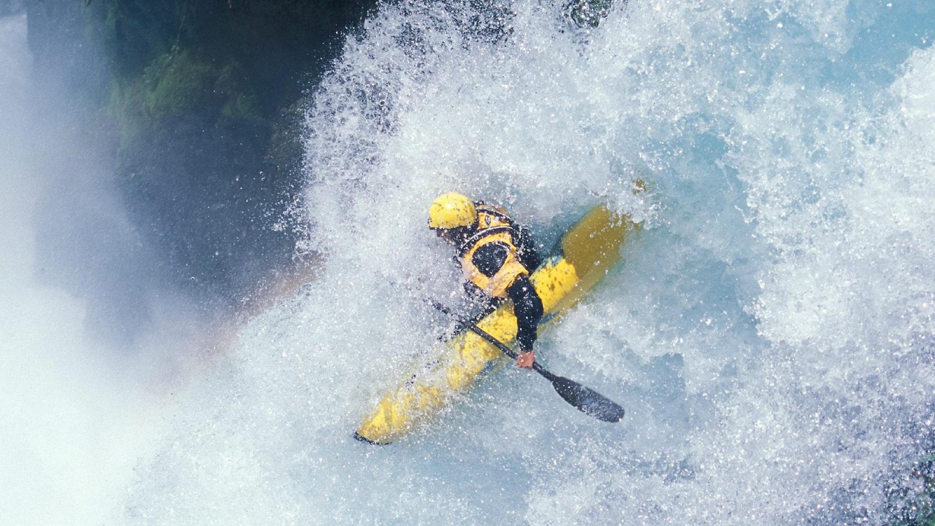 “逆境求胜:车手在极端环境的英勇战役”